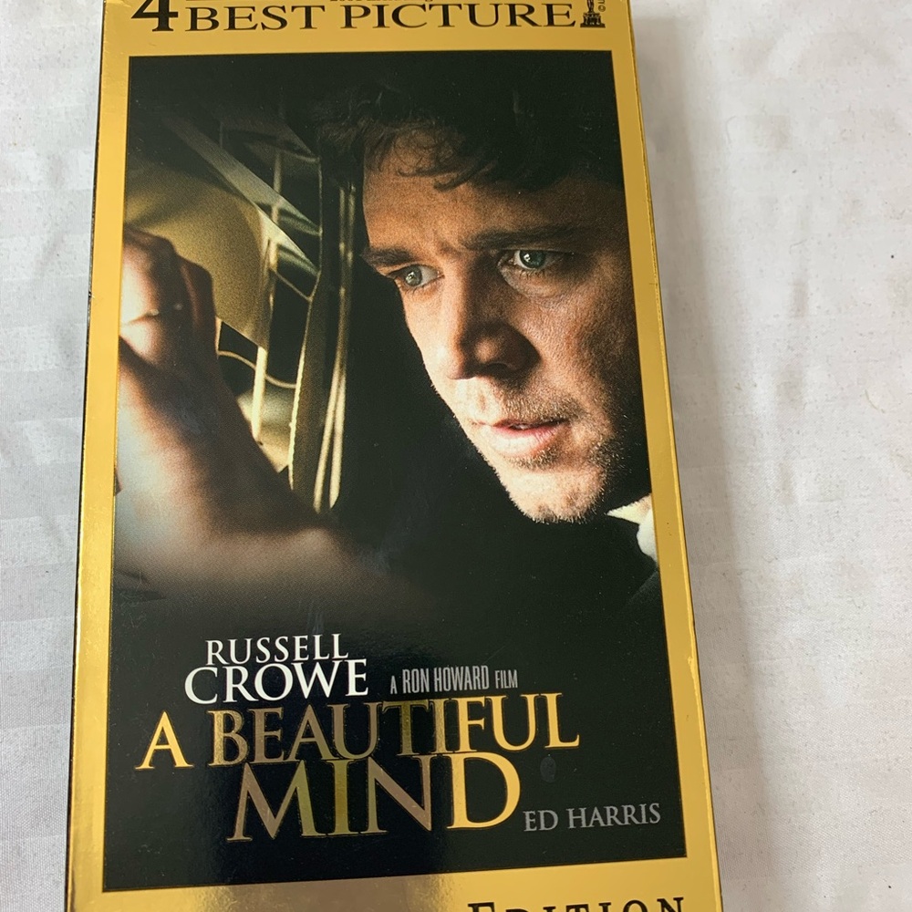 A Beautiful Mind (VHS, 2002, Awards Edition)